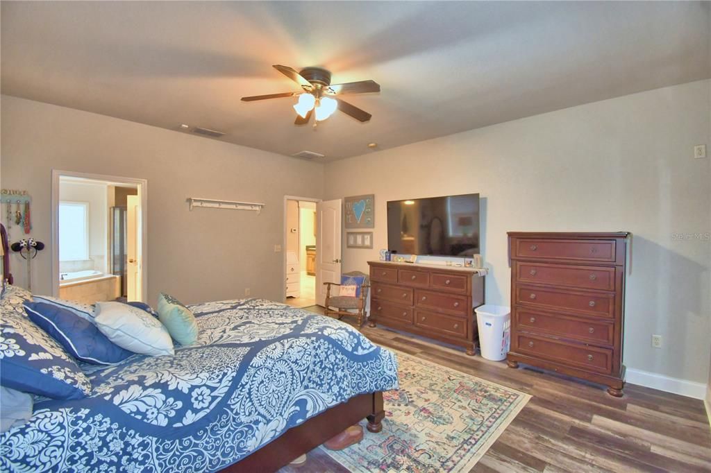 For Sale: $574,900 (4 beds, 3 baths, 3206 Square Feet)