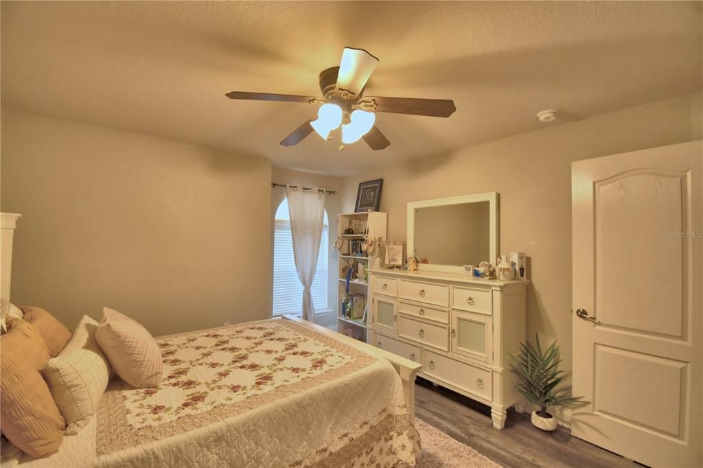 For Sale: $574,900 (4 beds, 3 baths, 3206 Square Feet)