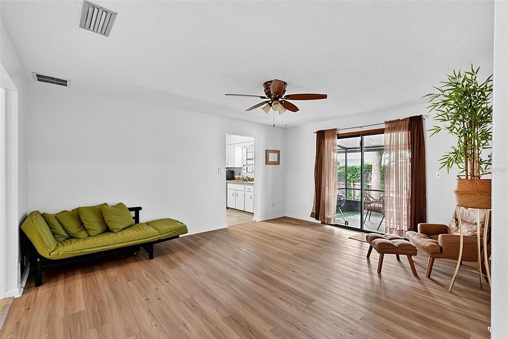 For Sale: $385,000 (3 beds, 2 baths, 1822 Square Feet)