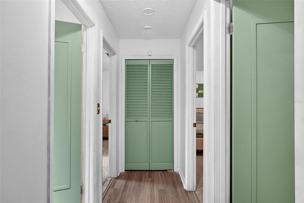 For Sale: $385,000 (3 beds, 2 baths, 1822 Square Feet)