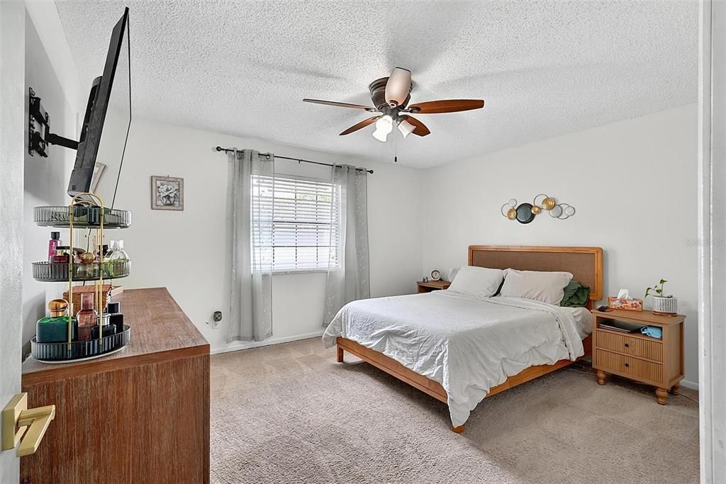For Sale: $385,000 (3 beds, 2 baths, 1822 Square Feet)