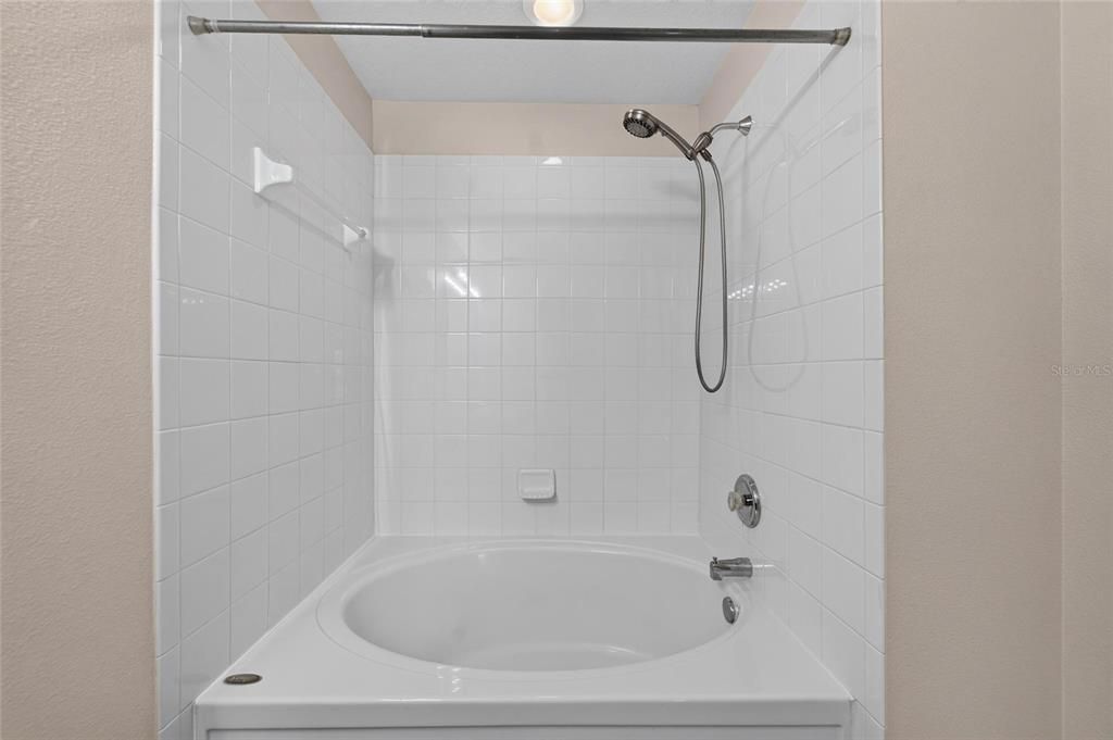 На продажу: $249,000 (2 спален, 2 ванн, 1574 Квадратных фут)