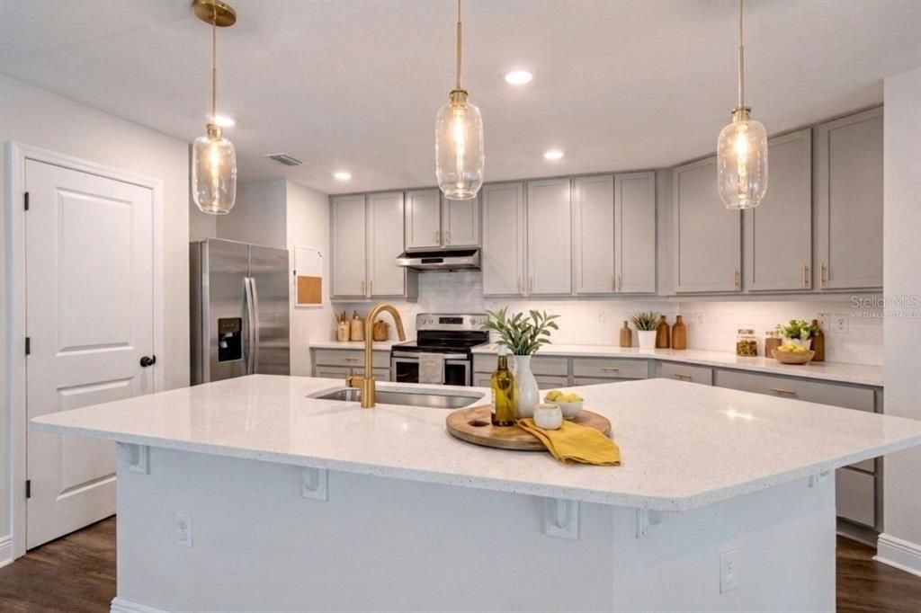 Active With Contract: $439,000 (4 beds, 2 baths, 1993 Square Feet)