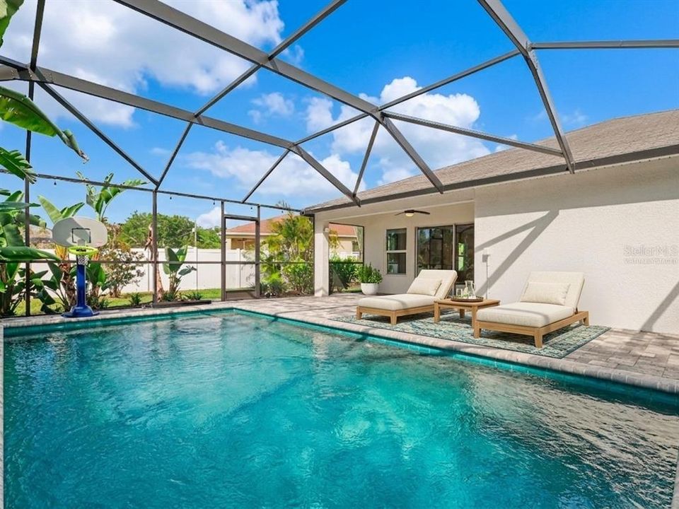 Active With Contract: $439,000 (4 beds, 2 baths, 1993 Square Feet)
