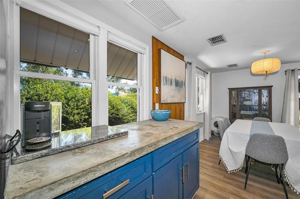 For Sale: $515,000 (3 beds, 2 baths, 1600 Square Feet)