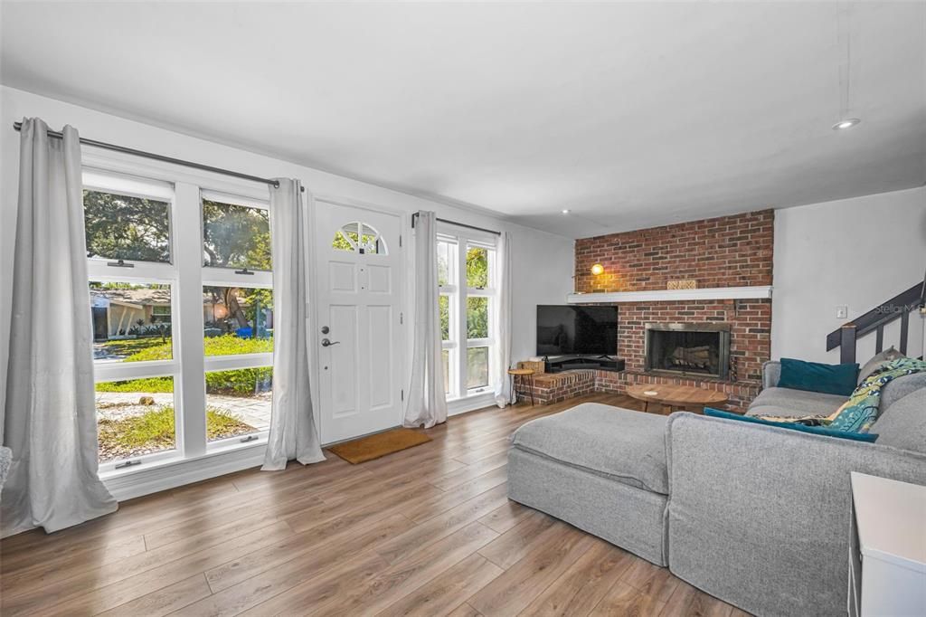 For Sale: $515,000 (3 beds, 2 baths, 1600 Square Feet)