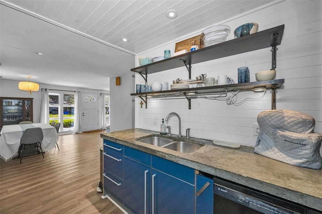 For Sale: $515,000 (3 beds, 2 baths, 1600 Square Feet)