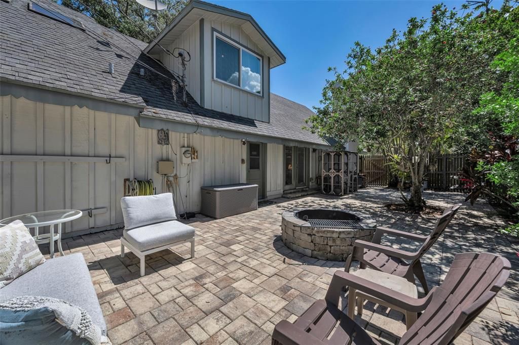 For Sale: $515,000 (3 beds, 2 baths, 1600 Square Feet)
