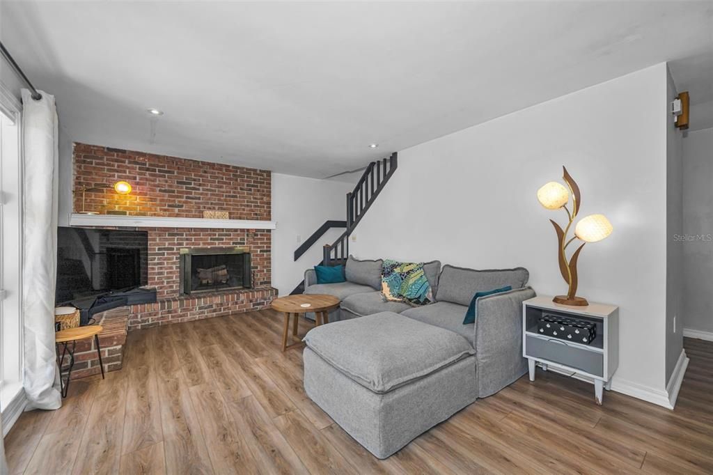 For Sale: $515,000 (3 beds, 2 baths, 1600 Square Feet)
