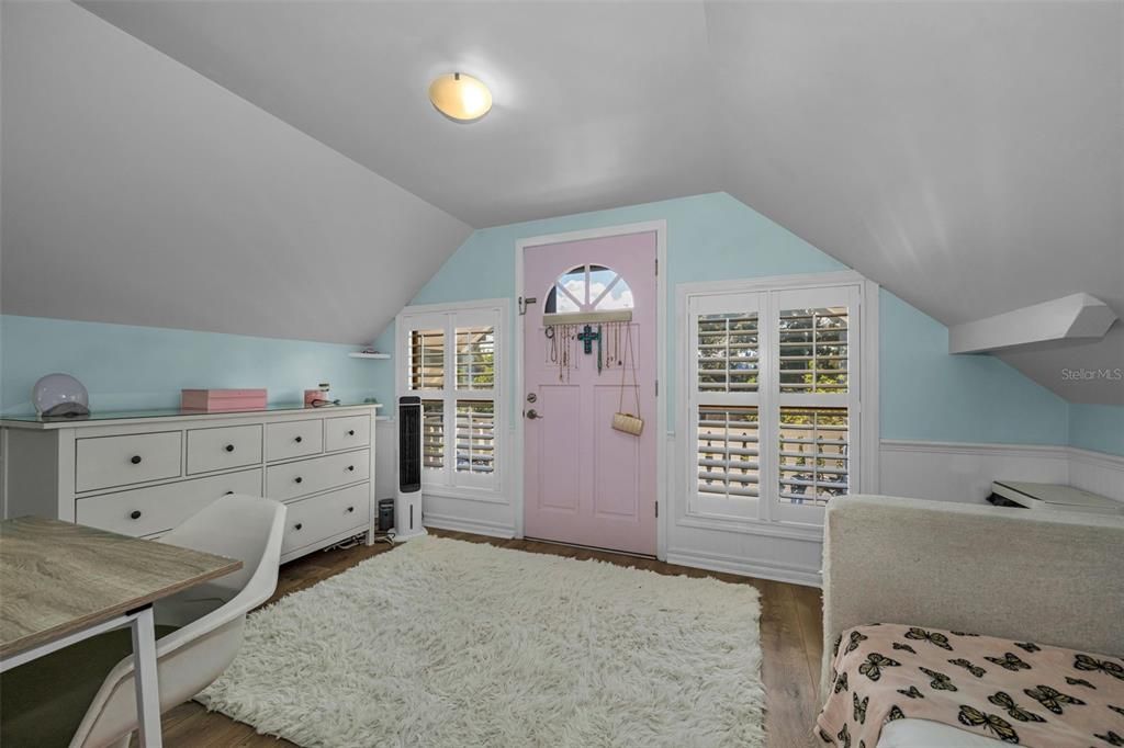 For Sale: $515,000 (3 beds, 2 baths, 1600 Square Feet)