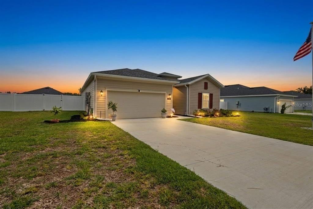 For Sale: $344,900 (4 beds, 3 baths, 2027 Square Feet)