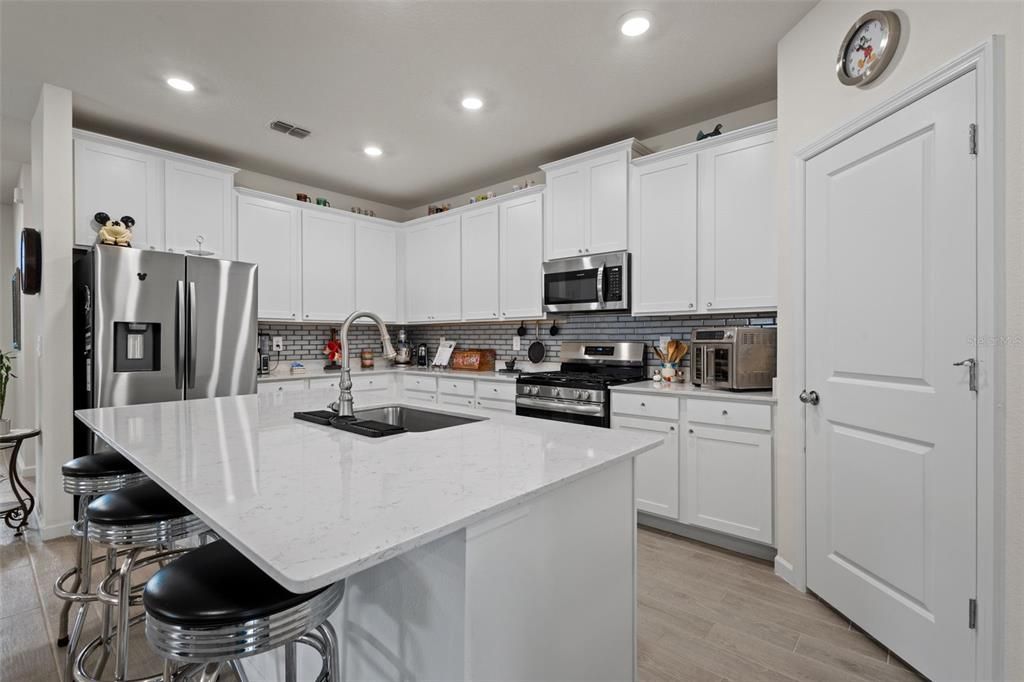 For Sale: $344,900 (4 beds, 3 baths, 2027 Square Feet)