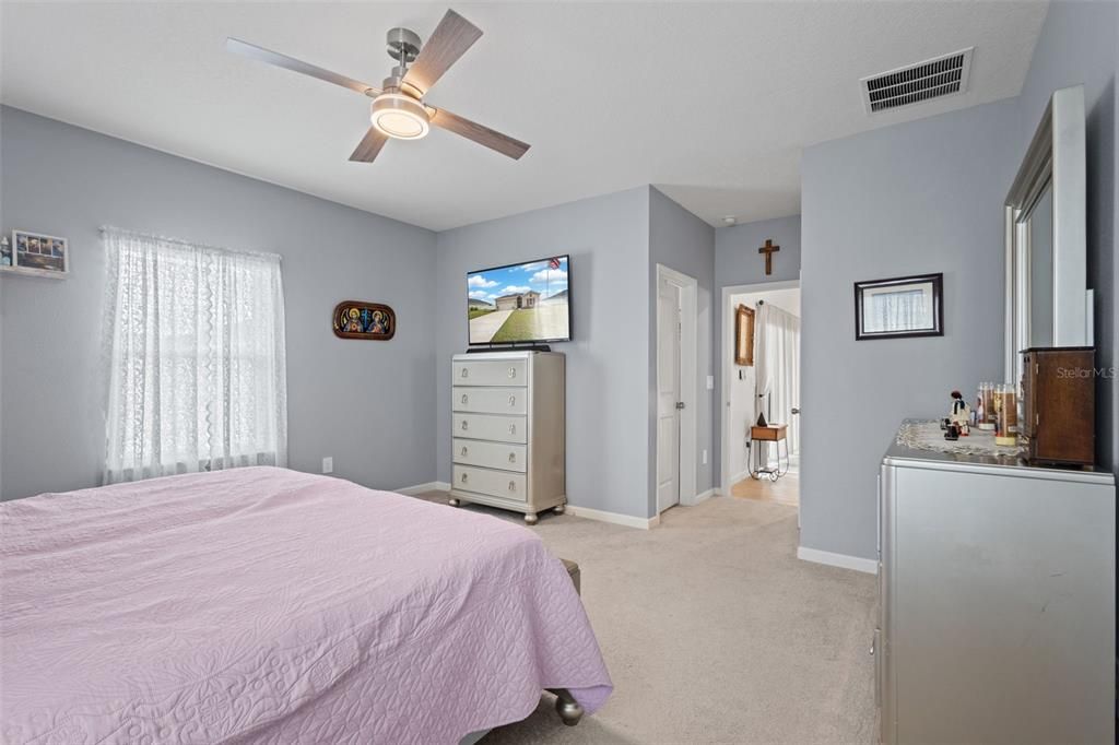 For Sale: $344,900 (4 beds, 3 baths, 2027 Square Feet)