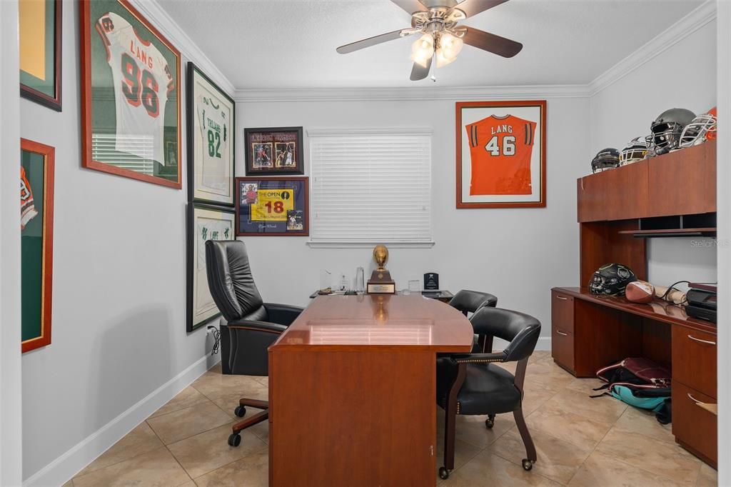 For Sale: $490,000 (4 beds, 3 baths, 2432 Square Feet)