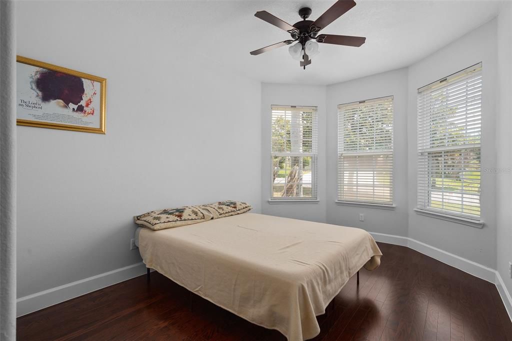 For Sale: $490,000 (4 beds, 3 baths, 2432 Square Feet)