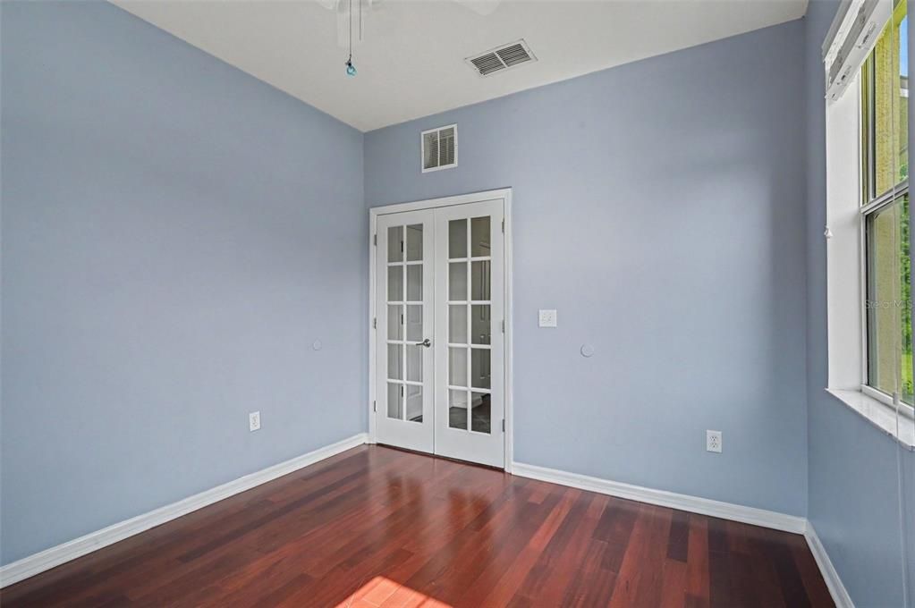 For Rent: $2,350 (3 beds, 2 baths, 1895 Square Feet)