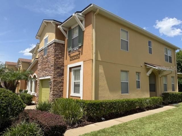 For Rent: $2,350 (3 beds, 2 baths, 1895 Square Feet)