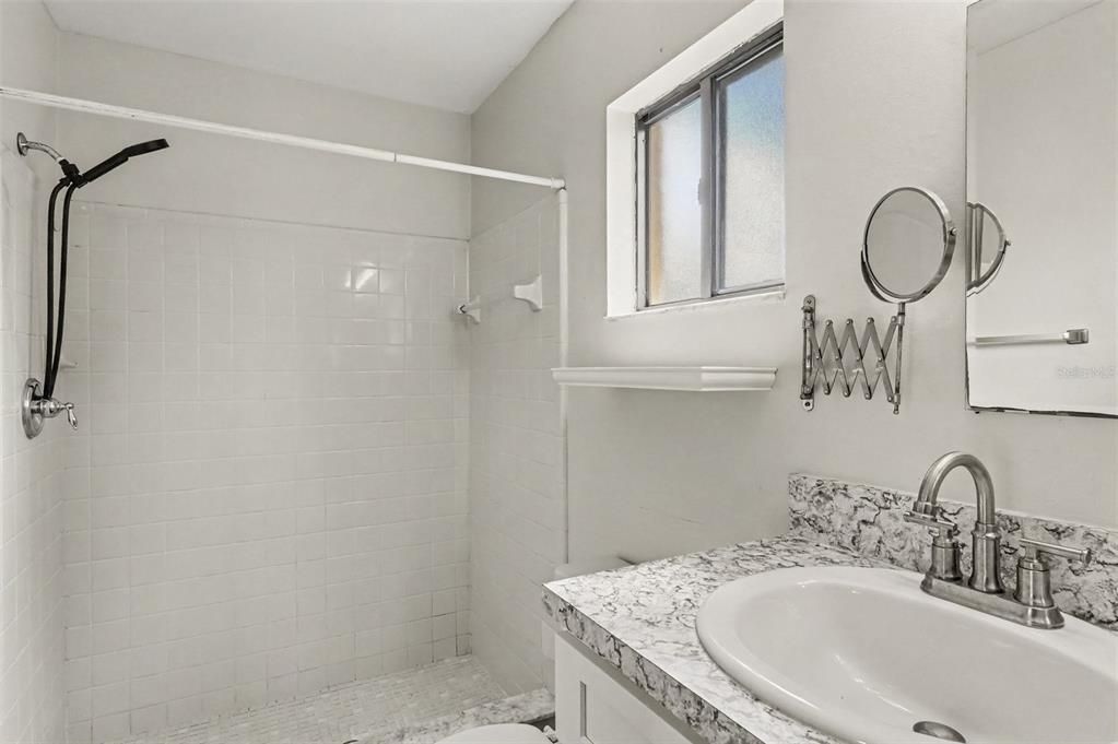В аренду: $2,200 (3 спален, 2 ванн, 1324 Квадратных фут)