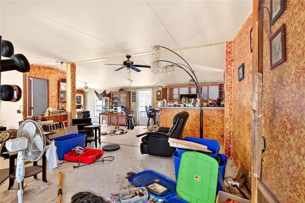 For Sale: $250,000 (2 beds, 2 baths, 960 Square Feet)