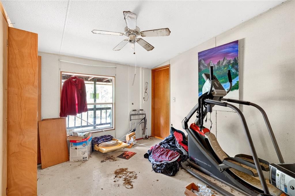 For Sale: $250,000 (2 beds, 2 baths, 960 Square Feet)