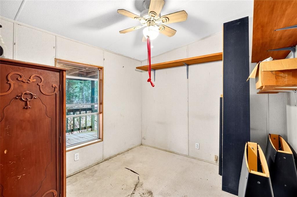 For Sale: $250,000 (2 beds, 2 baths, 960 Square Feet)