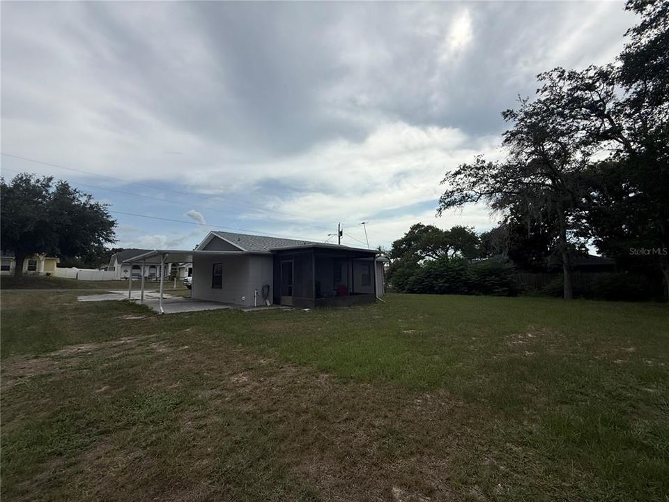 For Sale: $217,000 (2 beds, 1 baths, 910 Square Feet)