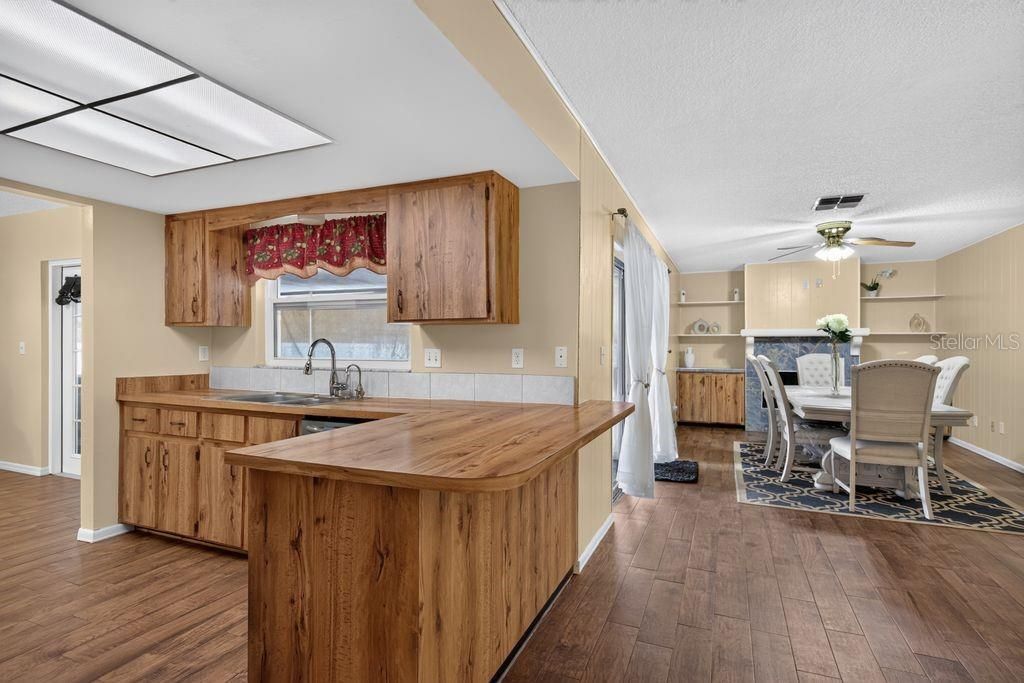 На продажу: $379,900 (3 спален, 2 ванн, 1620 Квадратных фут)