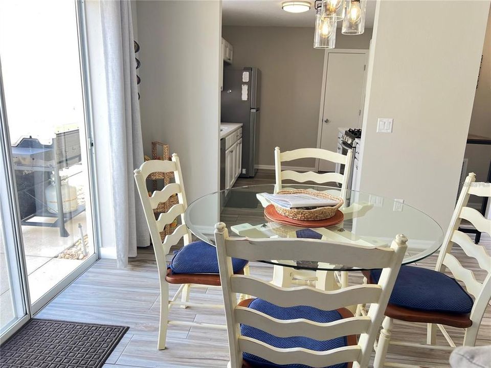 В аренду: $1,950 (2 спален, 1 ванн, 978 Квадратных фут)