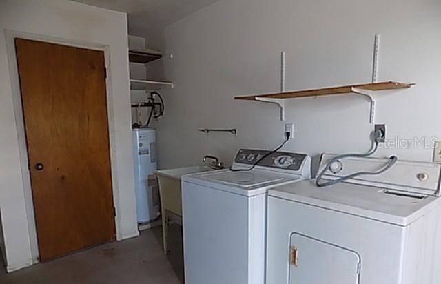 На продажу: $229,900 (2 спален, 2 ванн, 1325 Квадратных фут)