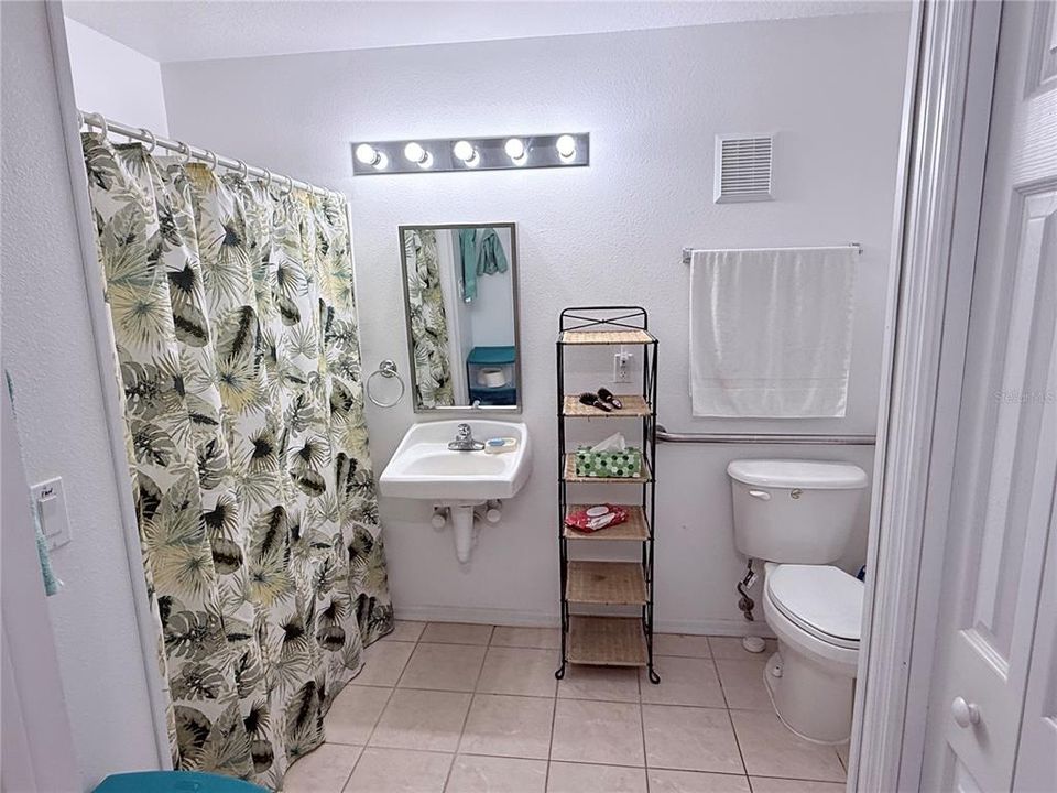 For Sale: $214,900 (3 beds, 2 baths, 1245 Square Feet)