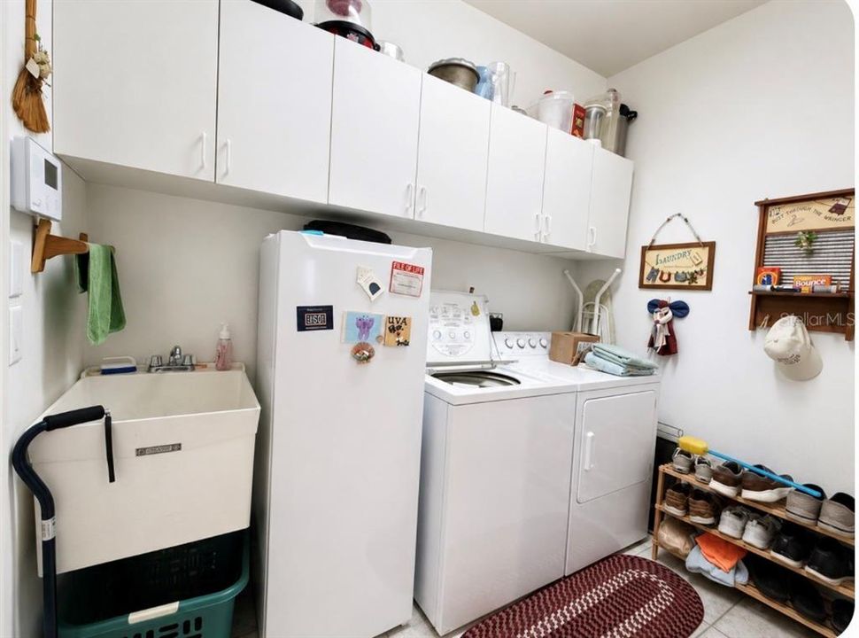 На продажу: $425,000 (3 спален, 2 ванн, 1819 Квадратных фут)