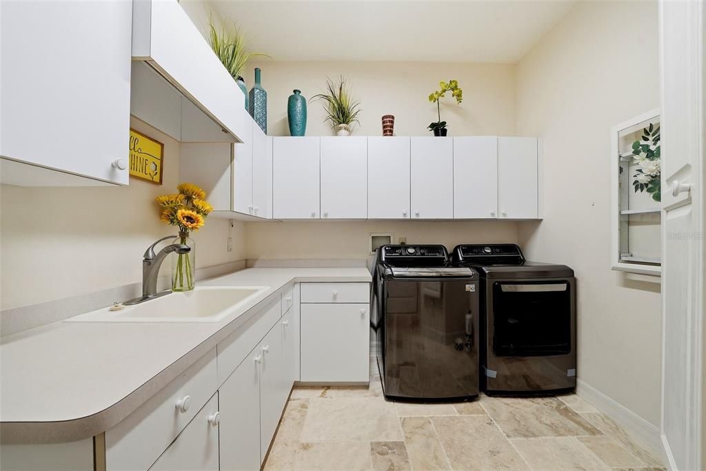 Active With Contract: $1,355,000 (4 beds, 2 baths, 3203 Square Feet)