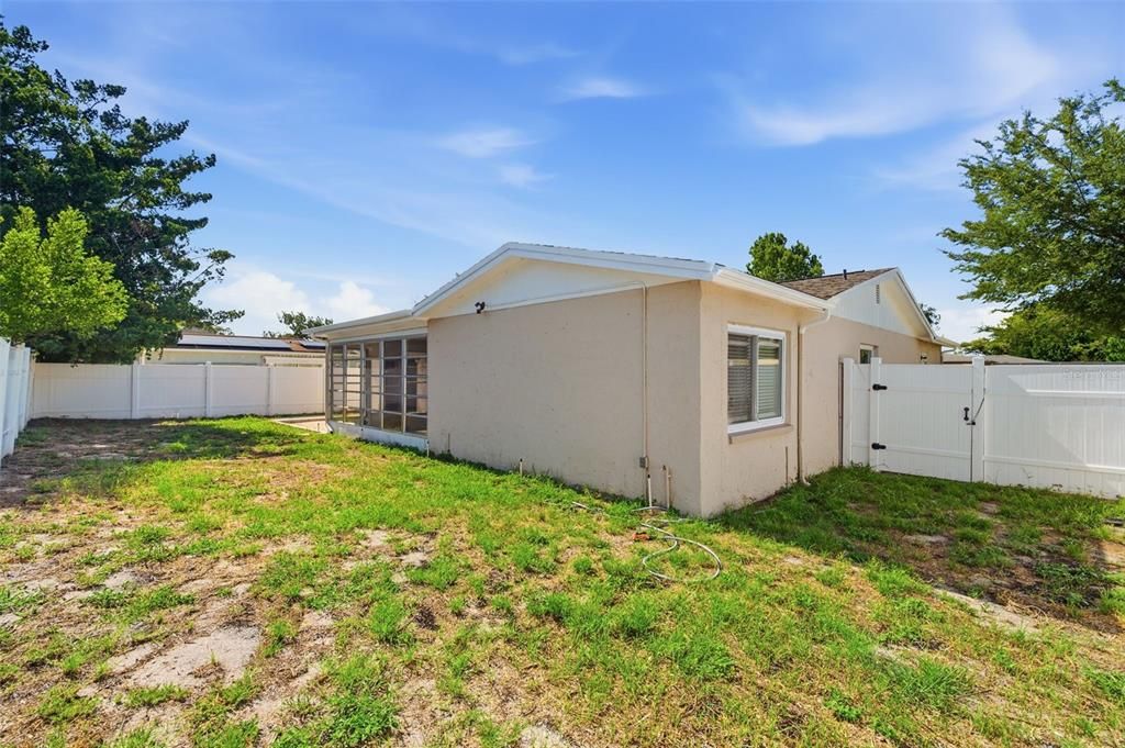 На продажу: $285,000 (2 спален, 2 ванн, 1512 Квадратных фут)
