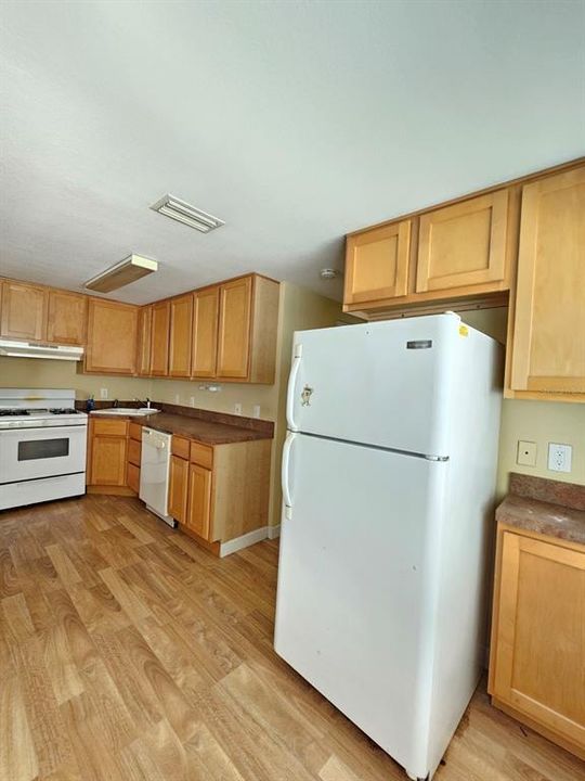 В аренду: $1,275 (1 спален, 1 ванн, 800 Квадратных фут)