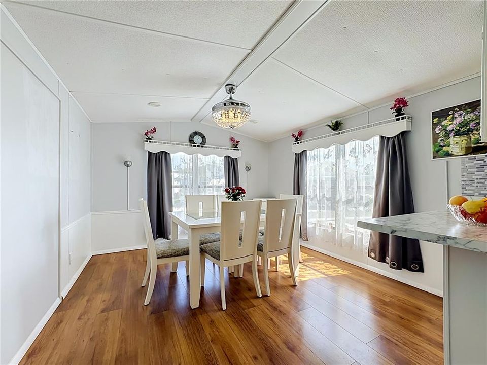 На продажу: $134,000 (1 спален, 2 ванн, 840 Квадратных фут)