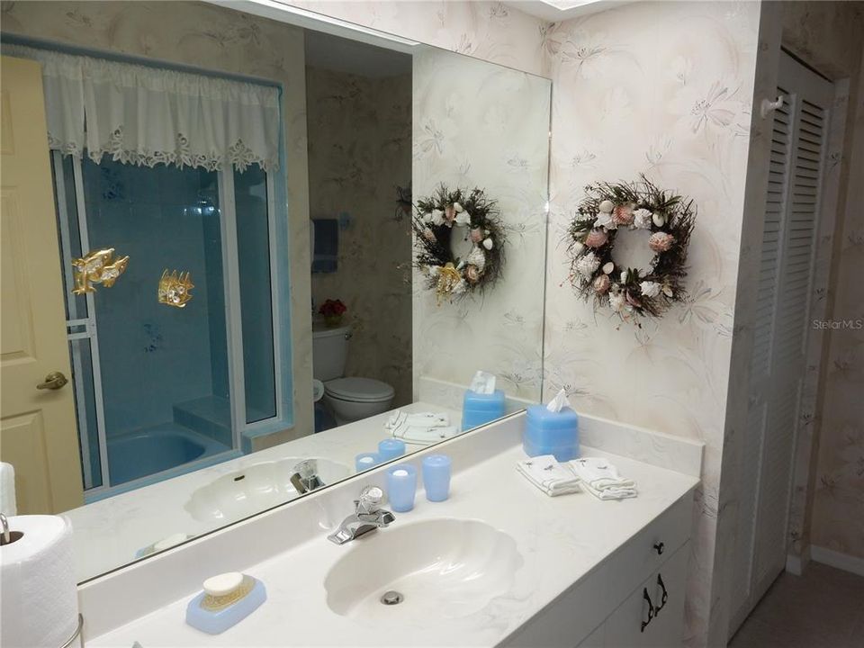 На продажу: $308,000 (2 спален, 2 ванн, 1920 Квадратных фут)