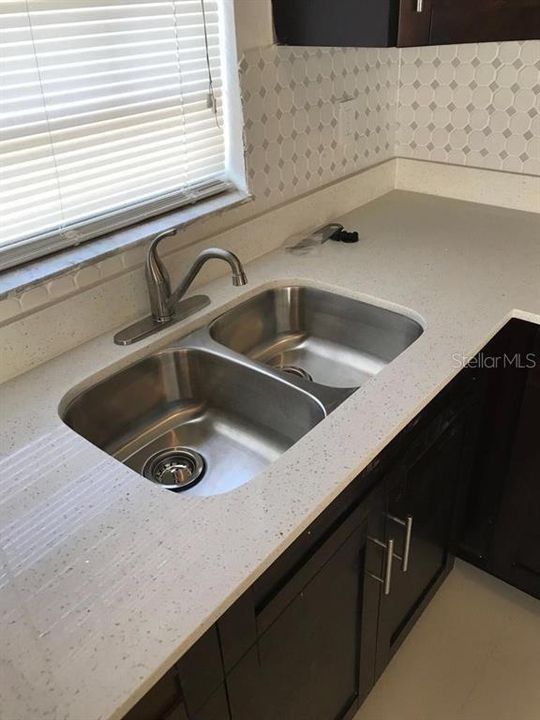 В аренду: $1,850 (2 спален, 1 ванн, 4200 Квадратных фут)