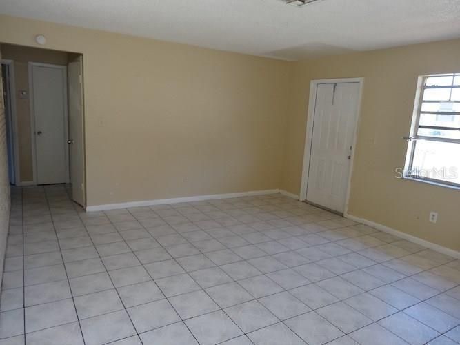 В аренду: $1,850 (2 спален, 1 ванн, 4200 Квадратных фут)