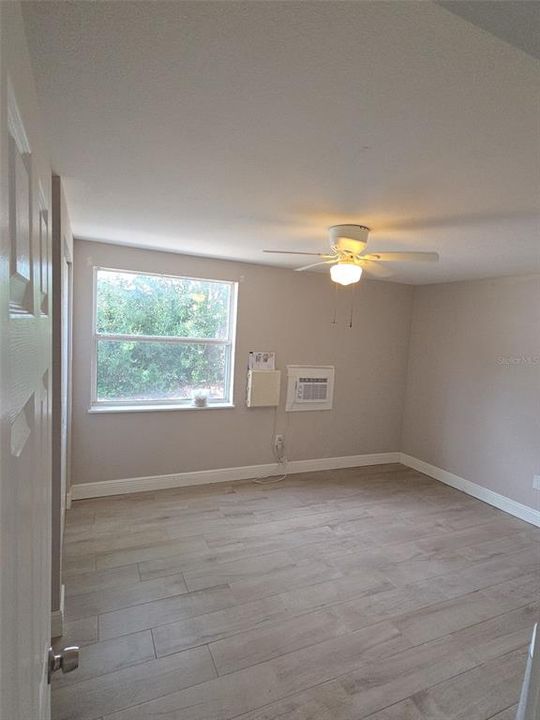 For Rent: $1,250 (1 beds, 1 baths, 500 Square Feet)