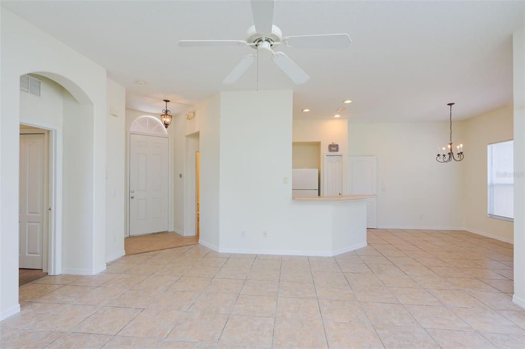 For Sale: $355,000 (5 beds, 3 baths, 1992 Square Feet)