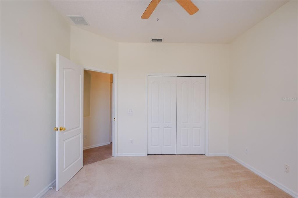 For Sale: $355,000 (5 beds, 3 baths, 1992 Square Feet)
