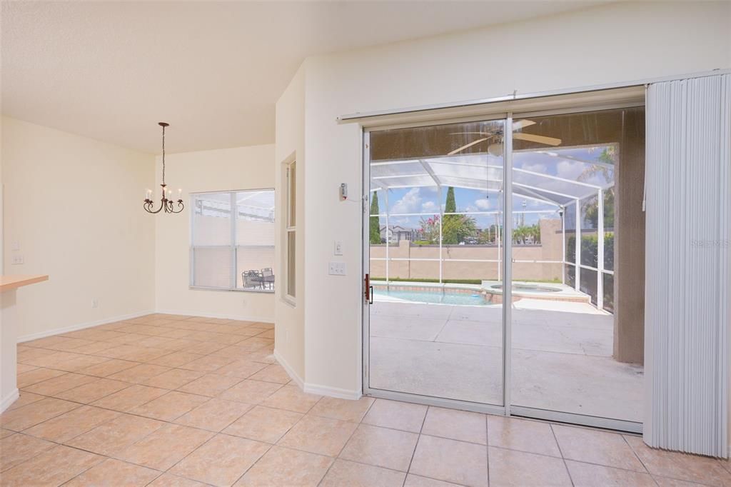 For Sale: $355,000 (5 beds, 3 baths, 1992 Square Feet)