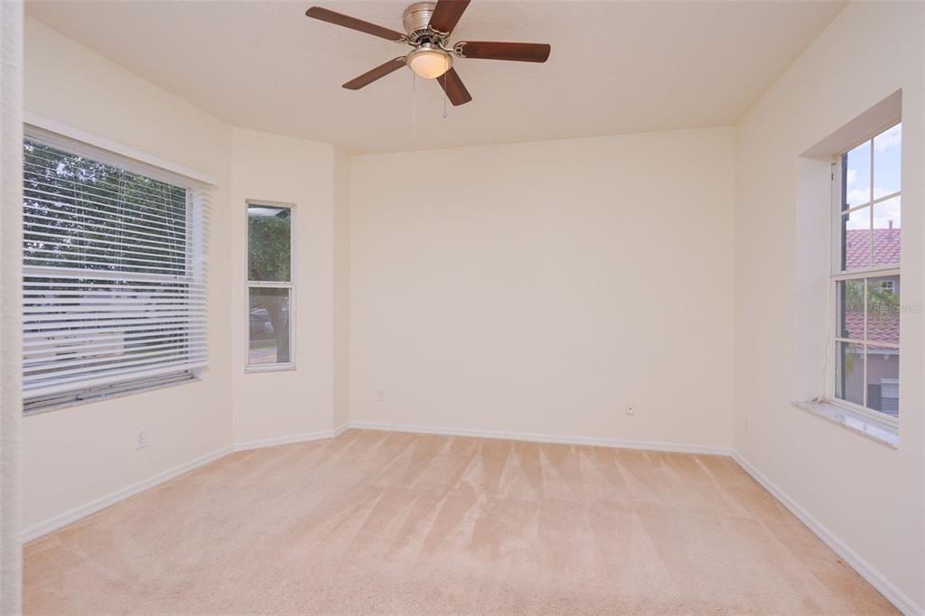 For Sale: $355,000 (5 beds, 3 baths, 1992 Square Feet)