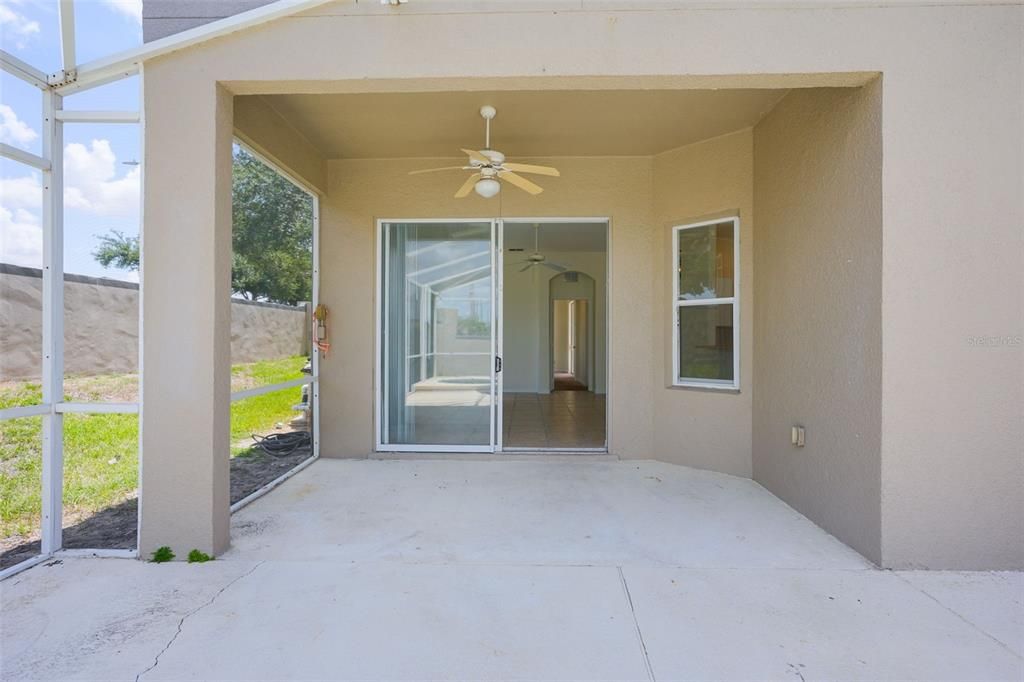 For Sale: $355,000 (5 beds, 3 baths, 1992 Square Feet)