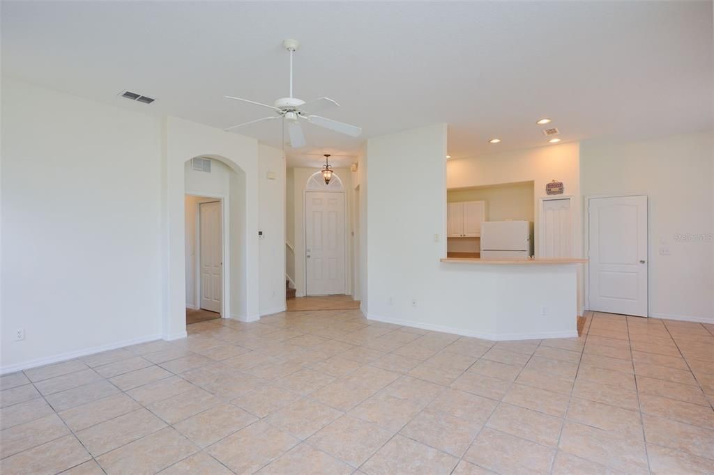 For Sale: $355,000 (5 beds, 3 baths, 1992 Square Feet)