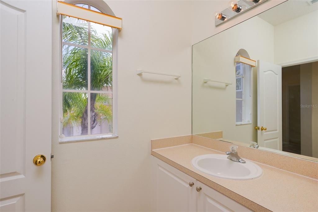 For Sale: $355,000 (5 beds, 3 baths, 1992 Square Feet)