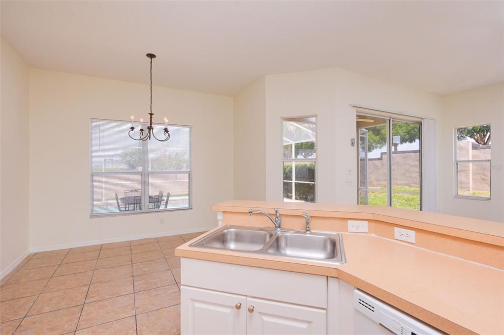 For Sale: $355,000 (5 beds, 3 baths, 1992 Square Feet)