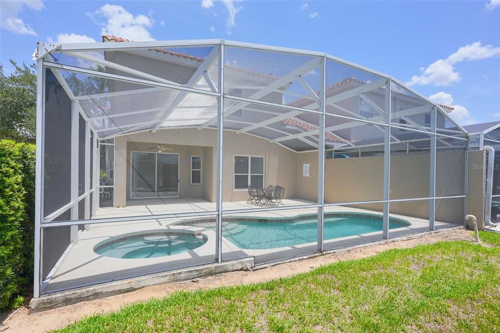 For Sale: $355,000 (5 beds, 3 baths, 1992 Square Feet)