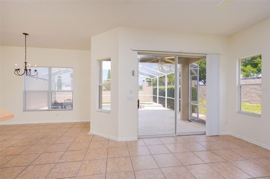 For Sale: $355,000 (5 beds, 3 baths, 1992 Square Feet)
