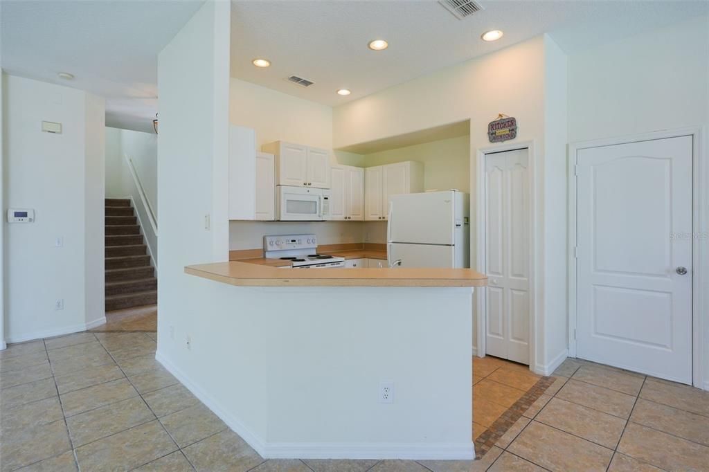 For Sale: $355,000 (5 beds, 3 baths, 1992 Square Feet)